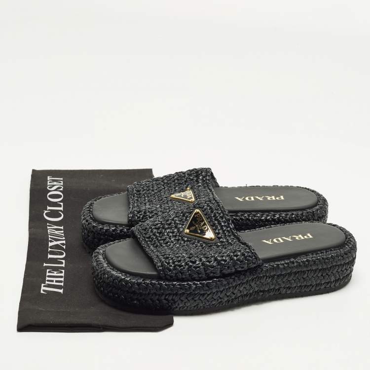 مملوكة مسبقًا Prada Size 37 Black Raffia Triangle Logo Flat Slides