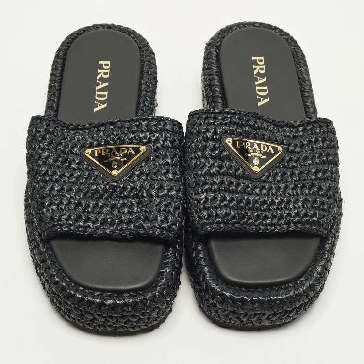 مملوكة مسبقًا Prada Size 37 Black Raffia Triangle Logo Flat Slides