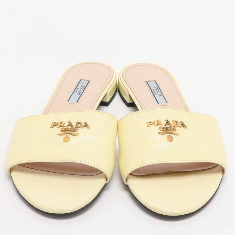 Pre Owned Prada Logo Size 39 Lime Patent Leather Slide Sandals