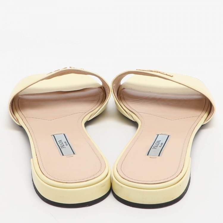 Pre Owned Prada Logo Size 39 Lime Patent Leather Slide Sandals