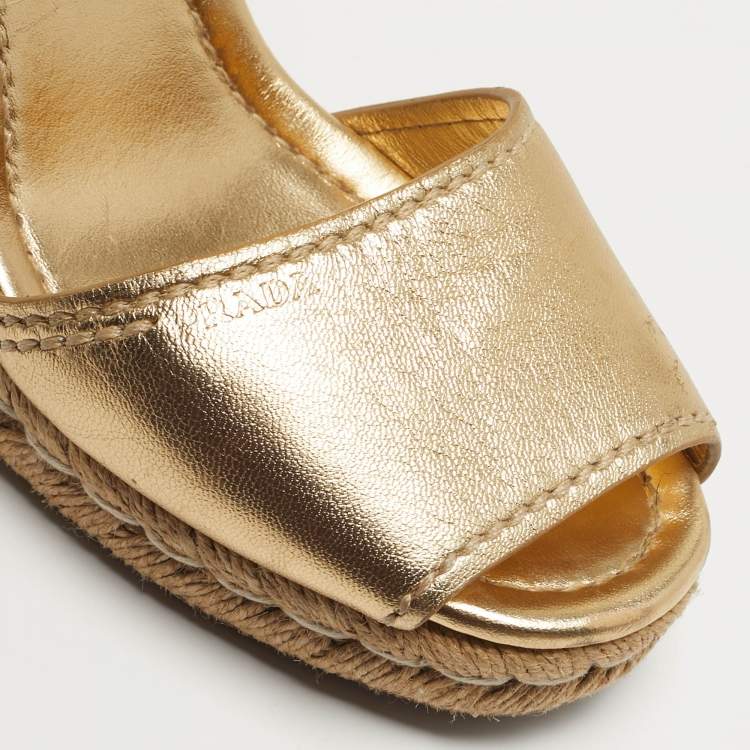 Pre Owned Prada Ankle Strap Size 39 Gold/Brown Leather Platform Wedge Sandals