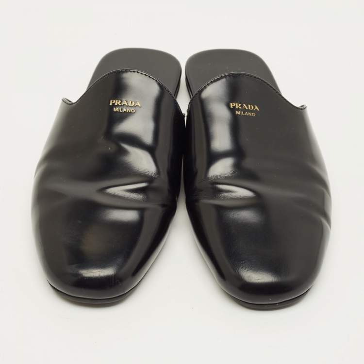 مملوكة مسبقًا Prada Size 36 Black Leather Mules