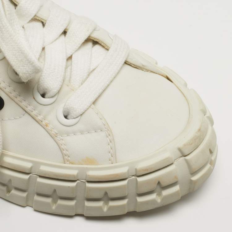 مملوكة مسبقًا Prada Wheel Cassetta Size 36 White Canvas Lace Up Sneakers