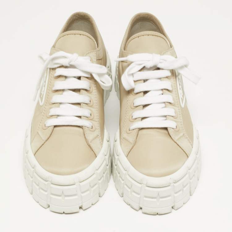 Pre Owned حذاء رياضي برادا دوبل ويل نايلون بيج برباط مقاس 40.5