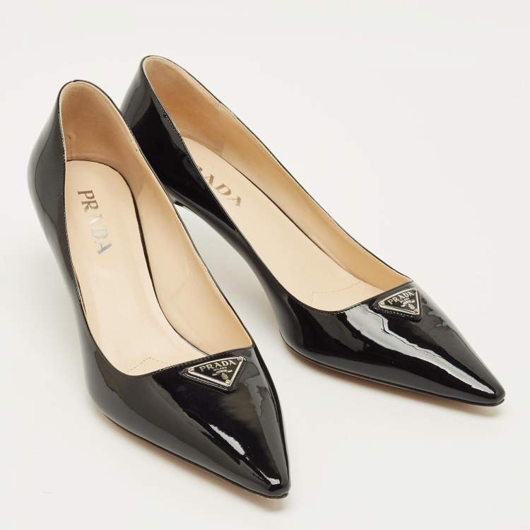 مملوكة مسبقًا Prada Size 41 Black Patent Leather Loafer Pumps