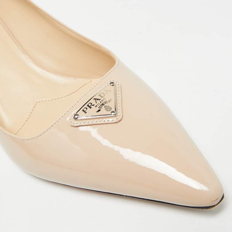 مملوكة  مسبقًا Prada Size 40.5 Beige Patent Leather Pointed Toe Pumps