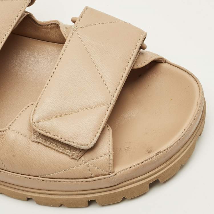 مملوكة مسبقًا Prada Size 38.5 Beige Leather Velcro Slide Sandals