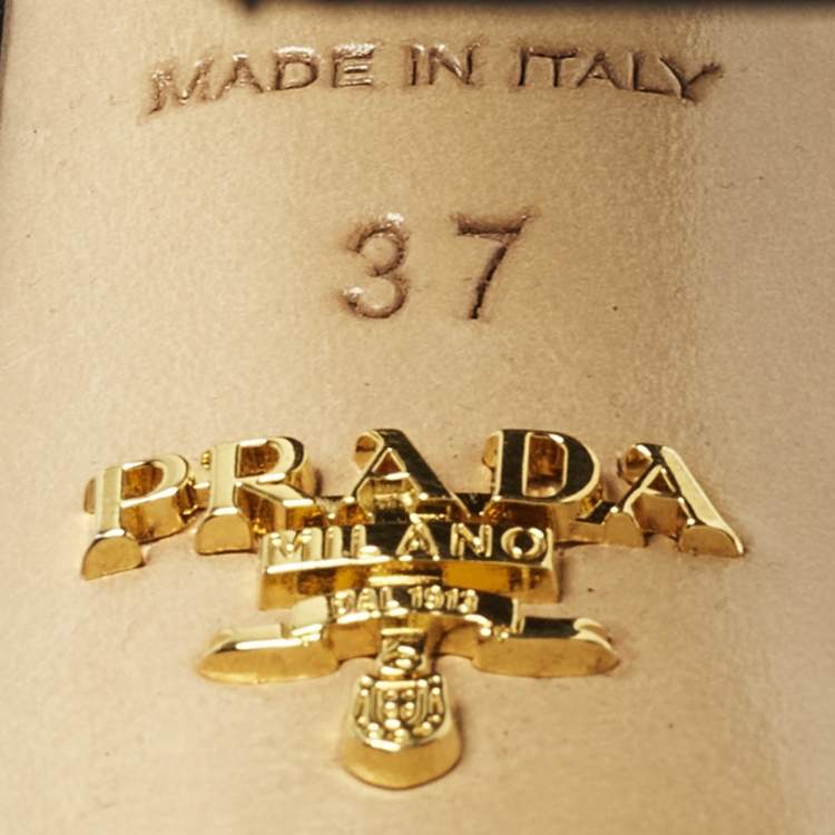 مملوكة مسبقًا Prada Size 37 Black Suede Ankle Strap Sandals