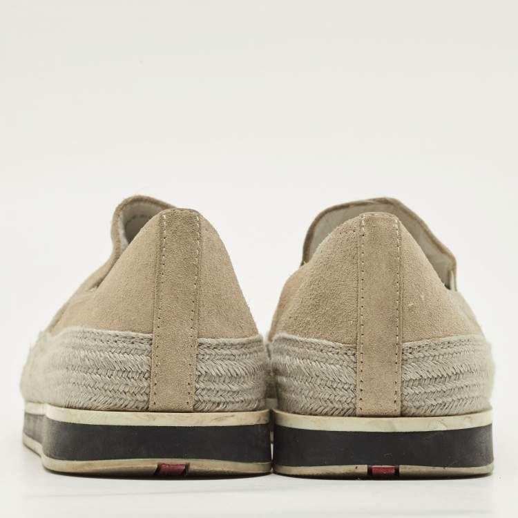 مملوكة مسبقًا Prada Size 38.5 Grey Suede Slip On Sneakers