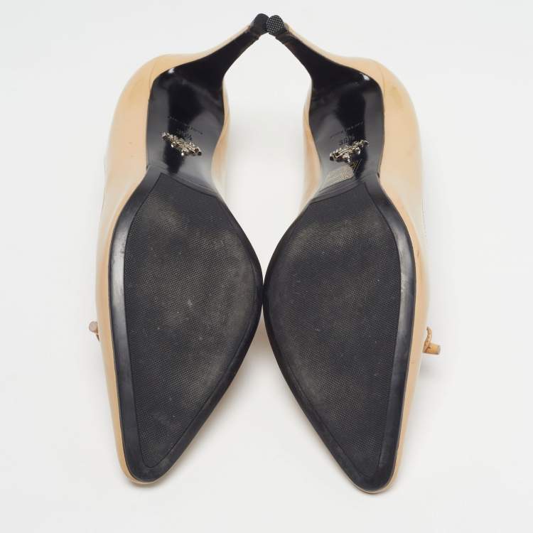 Pre Owned Prada Size 39.5 Beige Patent Leather Pointed Toe  Pumps