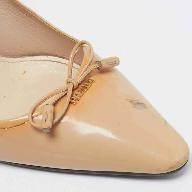 Pre Owned Prada Size 39.5 Beige Patent Leather Pointed Toe  Pumps