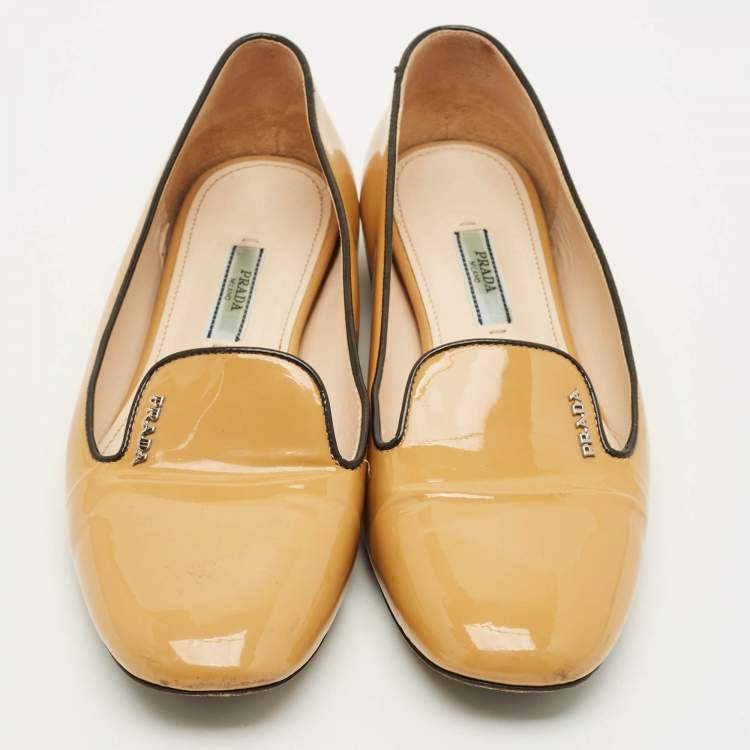 Pre Owned Prada Logo Size 38.5 Beige Patent Leather Smoking Slippers