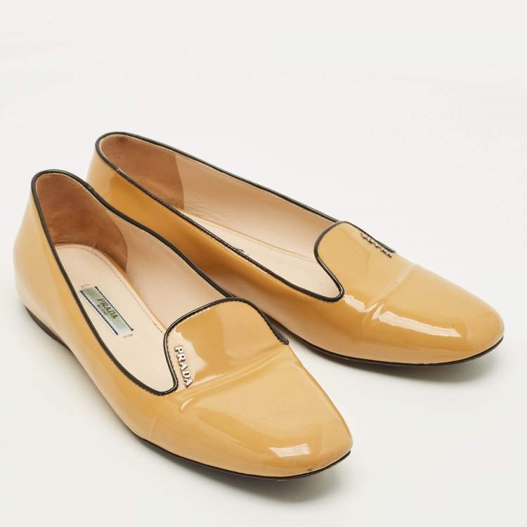 Pre Owned Prada Logo Size 38.5 Beige Patent Leather Smoking Slippers