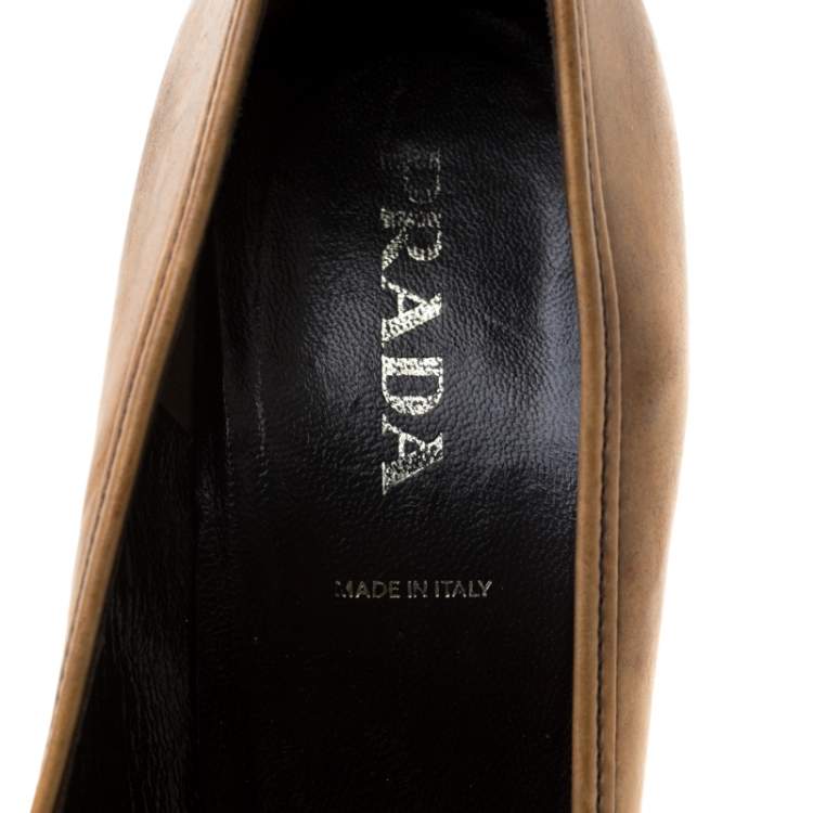 Pre Owned Prada Brown Leather Flower Detail Pointed Toe Pumps Size 38.5