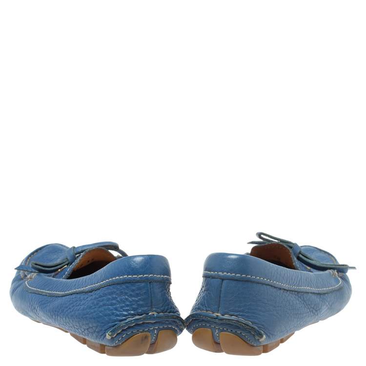 مملوكة مسبقًا Prada Blue Leather Bow Slip On Loafers Size 35