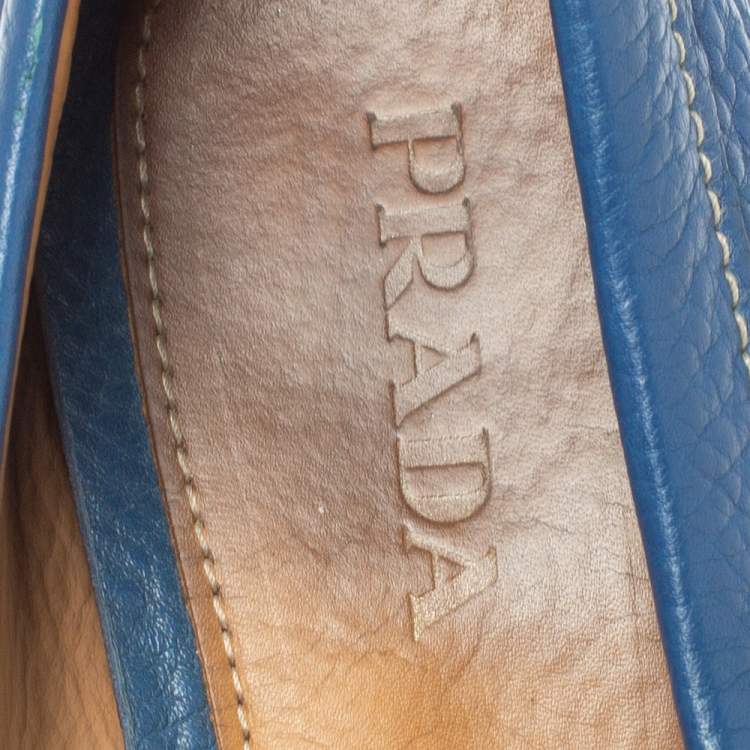 مملوكة مسبقًا Prada Blue Leather Bow Slip On Loafers Size 35