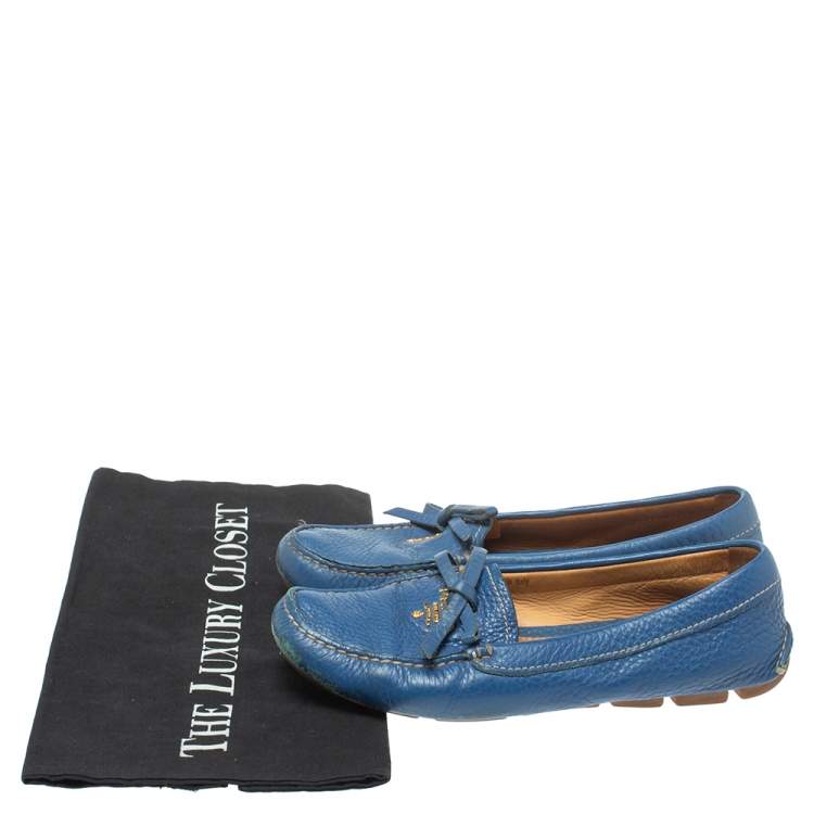 مملوكة مسبقًا Prada Blue Leather Bow Slip On Loafers Size 35