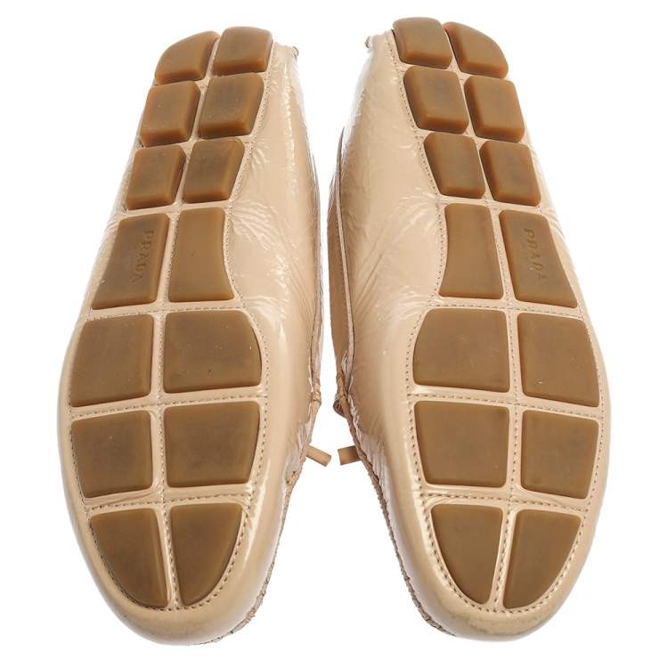 Pre Owned Prada Beige Patent Leather Bow Loafers Size 39