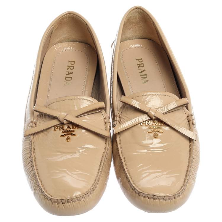 Pre Owned Prada Beige Patent Leather Bow Loafers Size 39