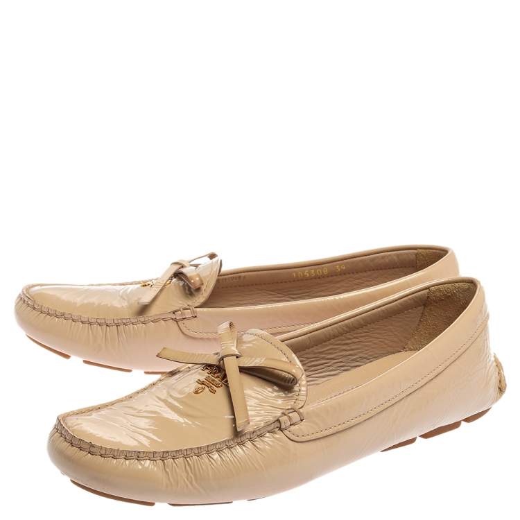 Pre Owned Prada Beige Patent Leather Bow Loafers Size 39