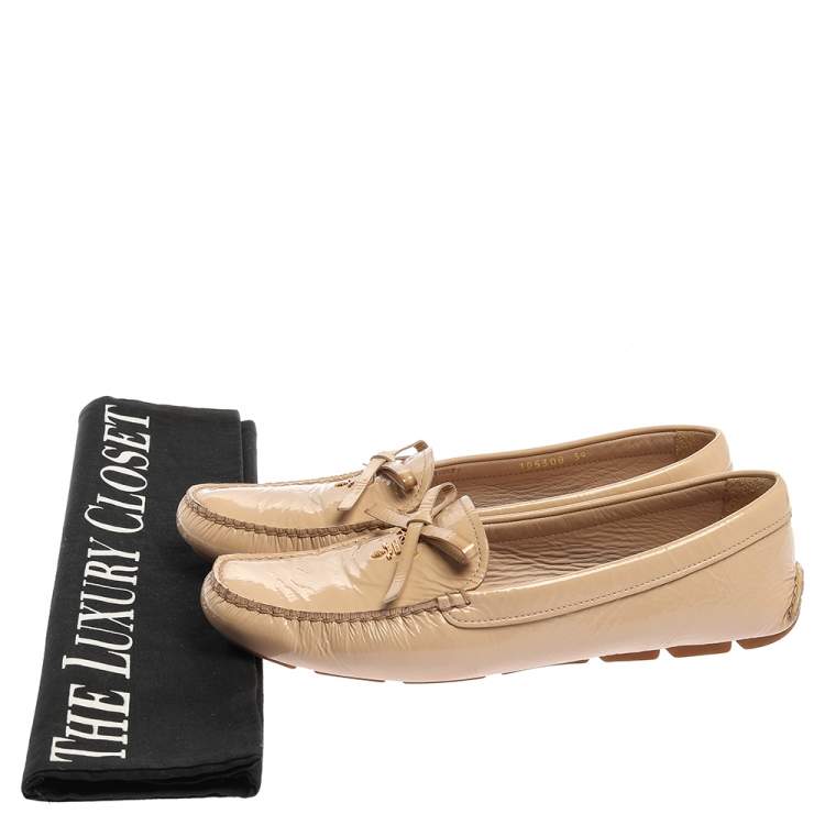 Pre Owned Prada Beige Patent Leather Bow Loafers Size 39