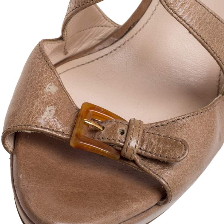 مملوكة مسبقًا Prada Beige Leather Strappy Platform Sandals Size 38