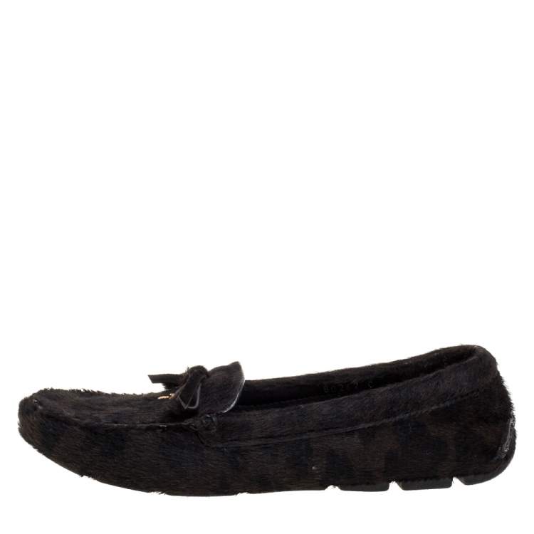 مملوكة مسبقًا Prada Dark Brown Pony Hair Driving Loafers Size 37.5