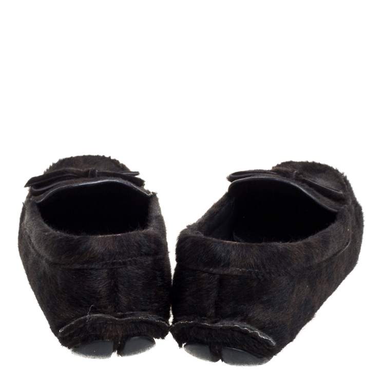 مملوكة مسبقًا Prada Dark Brown Pony Hair Driving Loafers Size 37.5