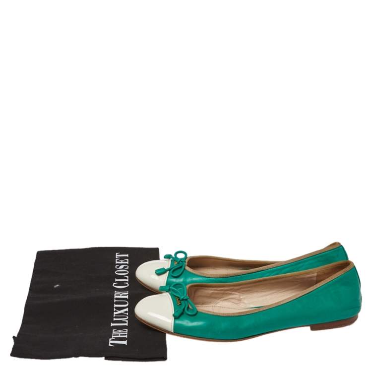 Pre Owned Prada Green/White Leather Bow Cap Toe Ballet Flats Size 38.5