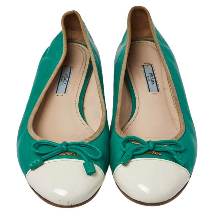 Pre Owned Prada Green/White Leather Bow Cap Toe Ballet Flats Size 38.5