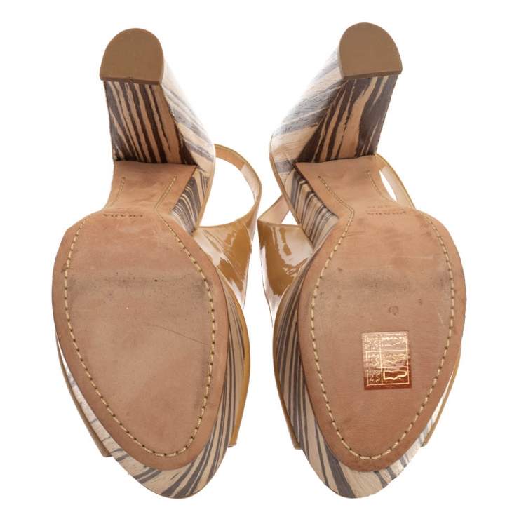 Pre Owned Prada Beige Patent Leather Peep-Toe Platform Sandals Size 39.5