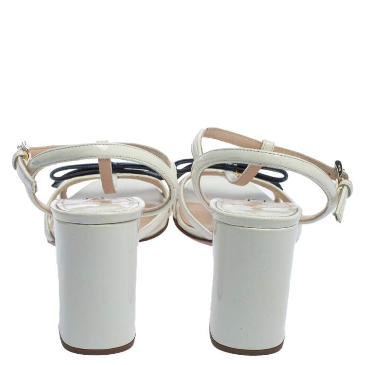 Pre Owned Prada White/Blue Patent Leather Bow T-strap Sandals Size 39.5