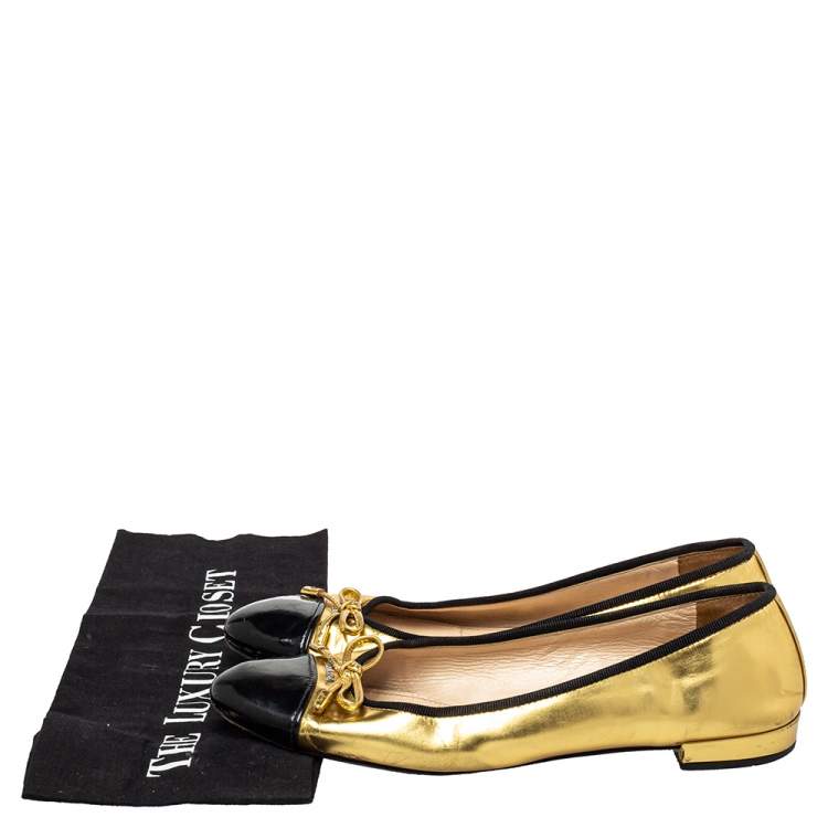Pre Owned Prada Black/ Gold Patent Leather And Fabric Bow Cap Toe Ballet Flats Size 38