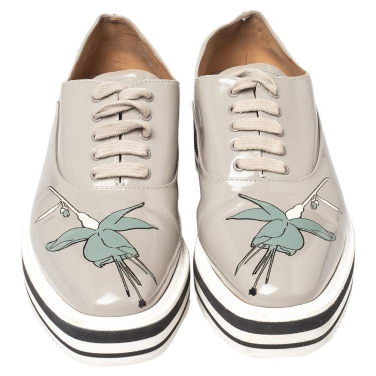 Pre Owned Prada Grey Leather Flower Print Platform Lace Up Oxford Size 38