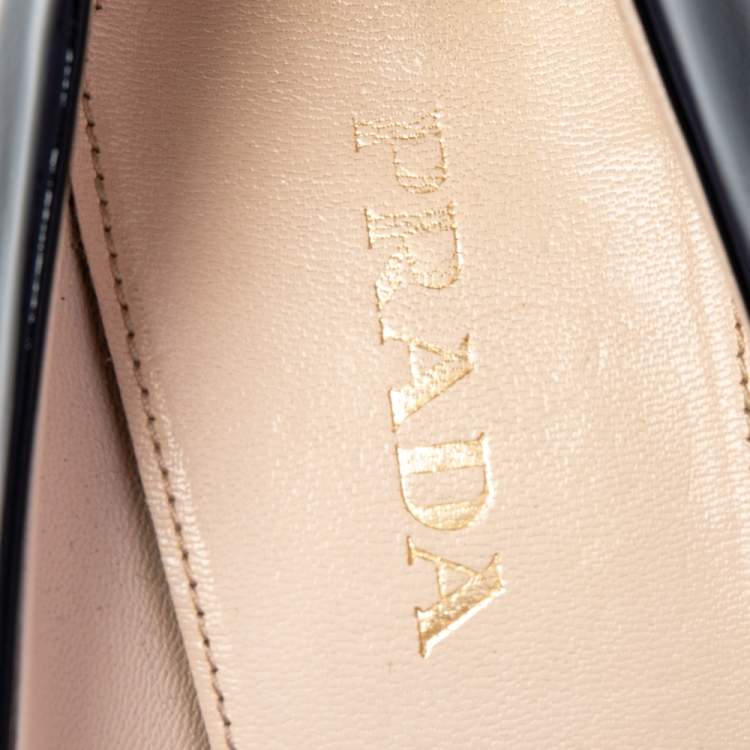 Pre Owned Prada Metallic Grey/Black Patent Leather Pointed Toe Pumps Size 37.5