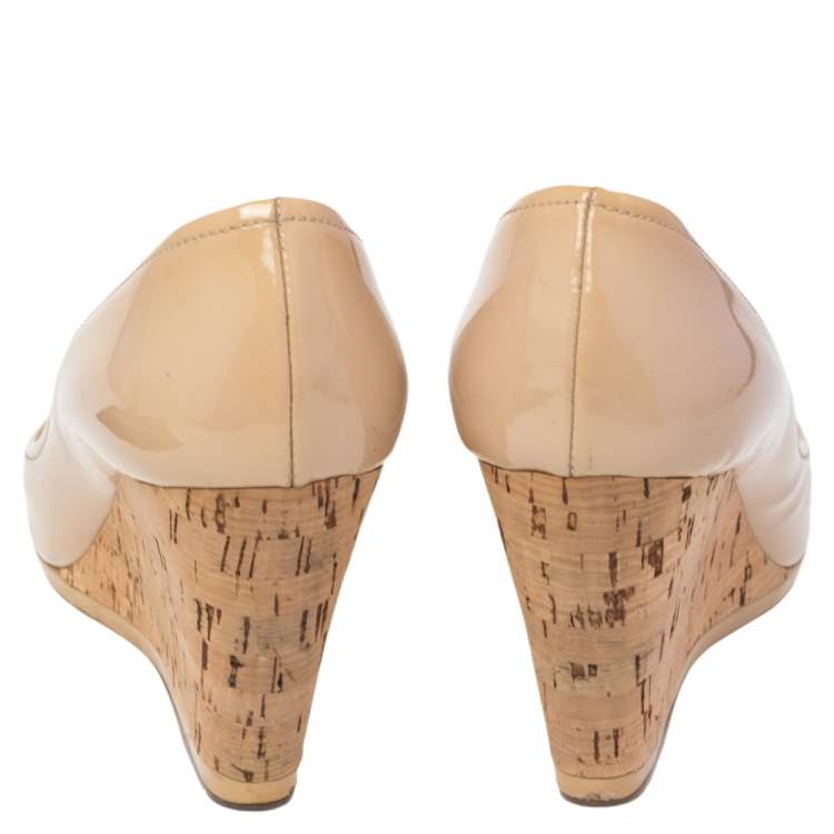 Pre Owned Prada Beige Patent Leather Peep Toe Cork Wedges Pumps Size 38