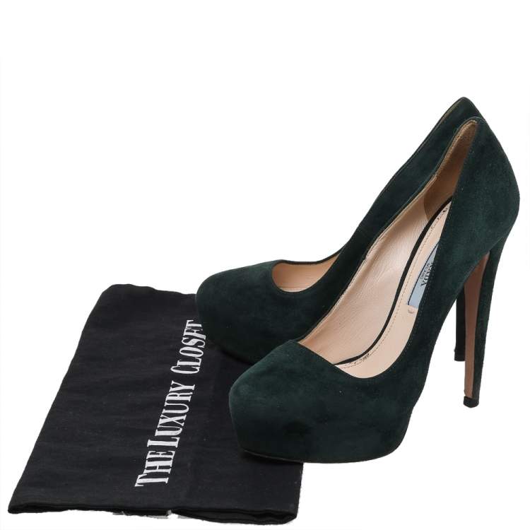 مملوكة مسبقًا Prada Green Suede Platform Pumps Size 36