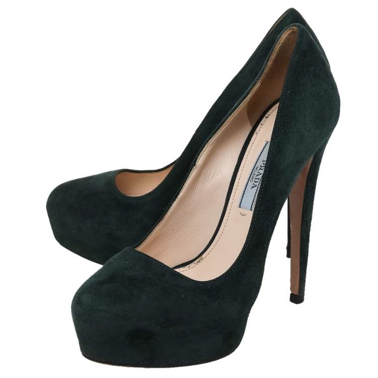 مملوكة مسبقًا Prada Green Suede Platform Pumps Size 36