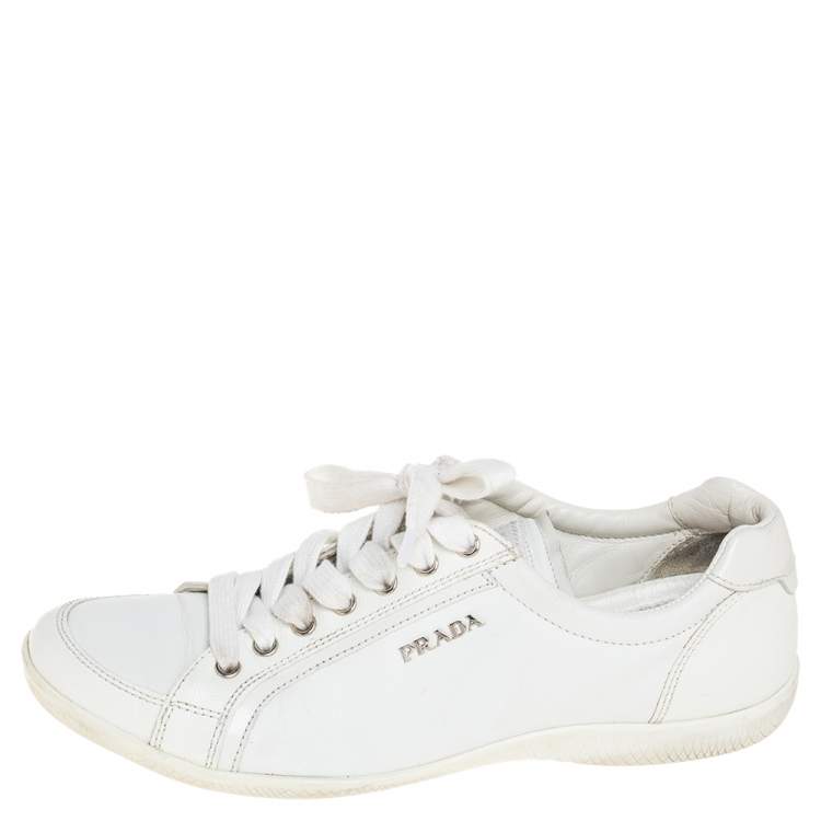 スニーカー Prada White Leather Lace-Up Shoes Prada Leather lace-up Sneakers | White | FARFETCH