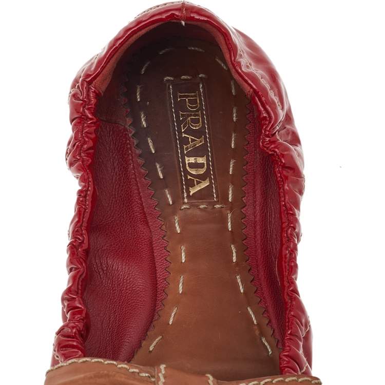 Pre Owned Prada Red/Brown Patent Leather Bow Scrunch Ballet Flats Size 38