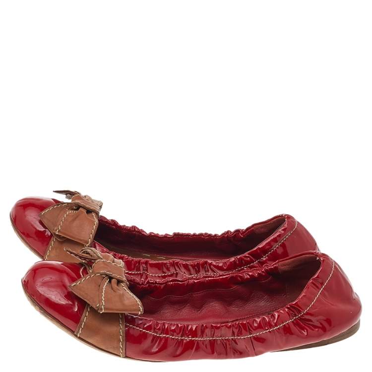 Pre Owned Prada Red/Brown Patent Leather Bow Scrunch Ballet Flats Size 38
