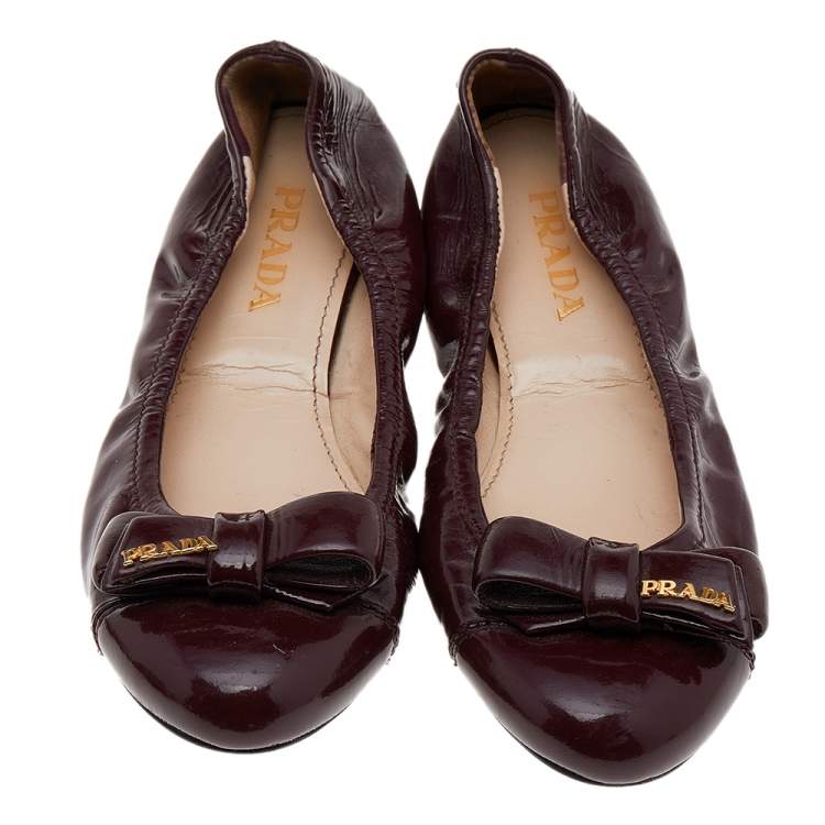 Pre Owned Prada Burgundy Patent Leather Bow Scrunch Ballet Flats Size 36