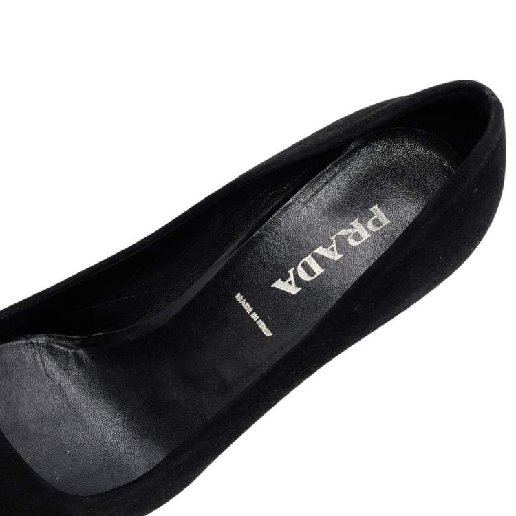 مملوكة مسبقًا Prada Black Suede Pointed Toe Pumps Size 37.5