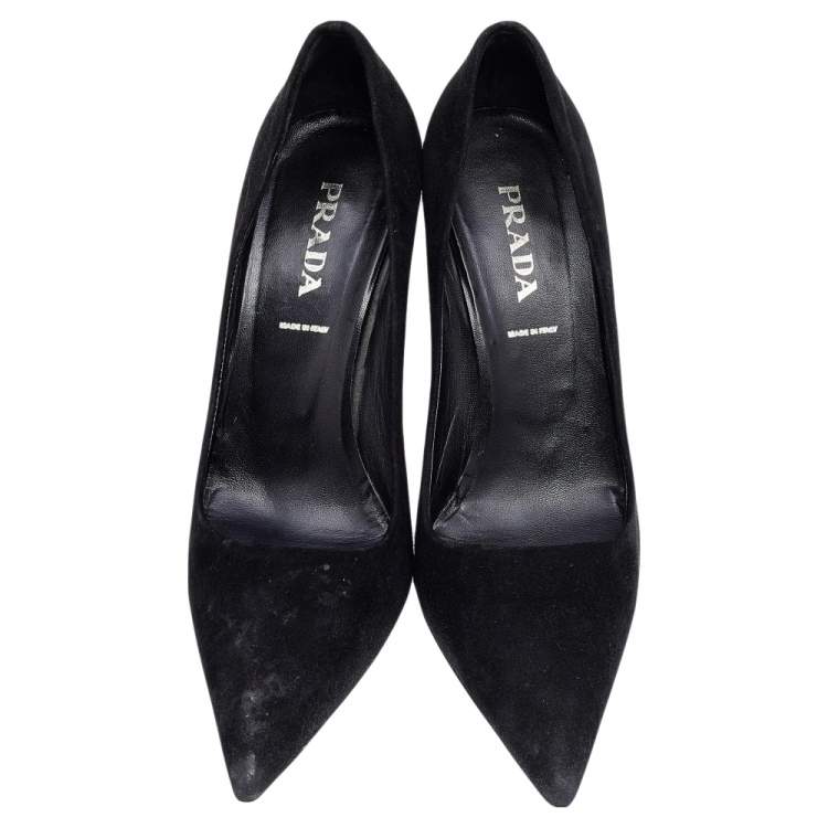 مملوكة مسبقًا Prada Black Suede Pointed Toe Pumps Size 37.5