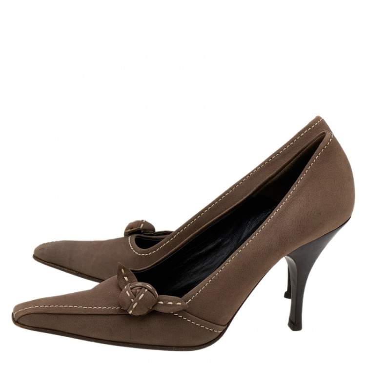 مملوكة مسبقًا Prada Khaki Brown Stitch Leather Knot Pointed Toe Pumps Size 37.5