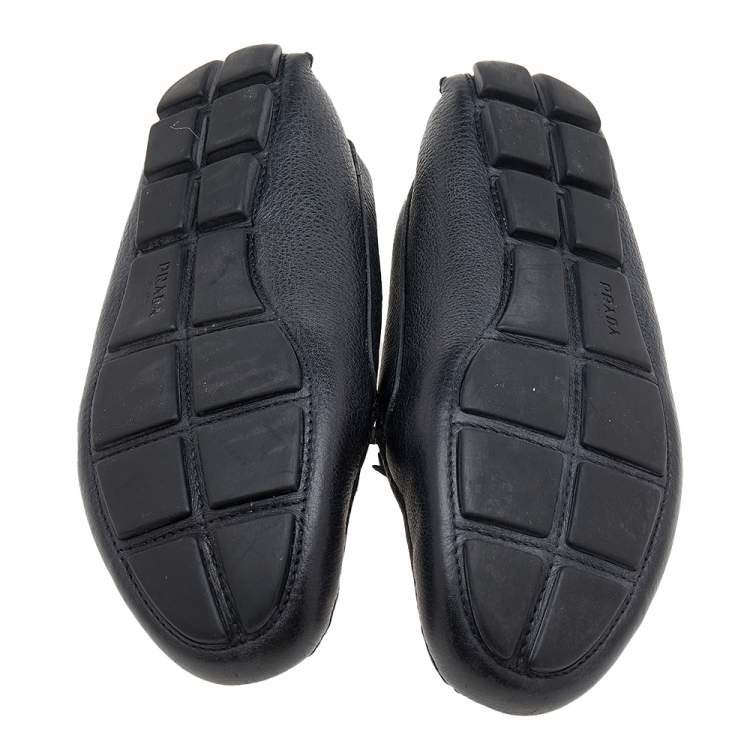 مملوكة مسبقًا Prada Black Leather Bow Logo Embellished Slip On Loafers Size 39