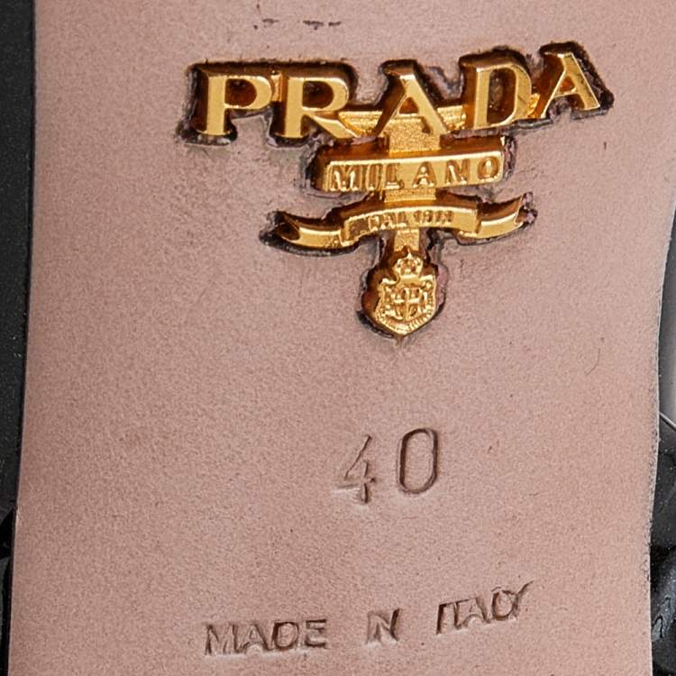 Pre Owned Prada Dark Green Patent Leather Crystal Embellished T-Strap Sandals Size 40