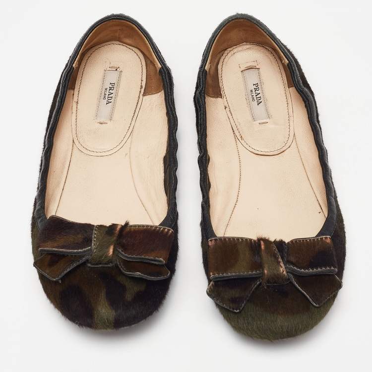 Pre Owned Prada Olive Green Calf Hair Scrunch Bow Ballet Flats Size 39