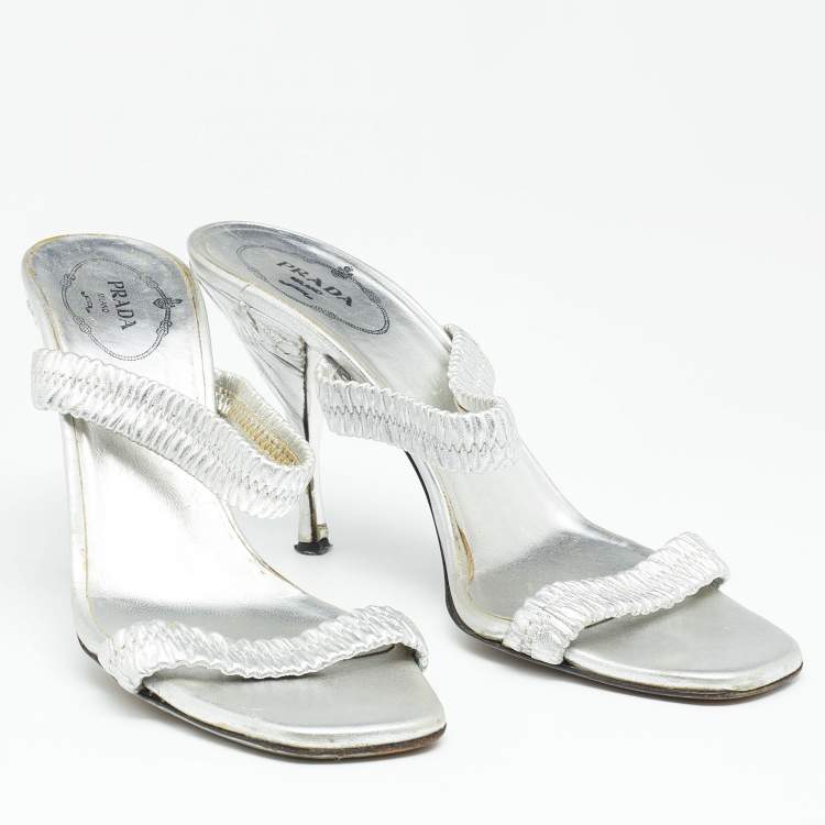 Pre Owned Prada Silver Leather Slide Sandals Size 37.5