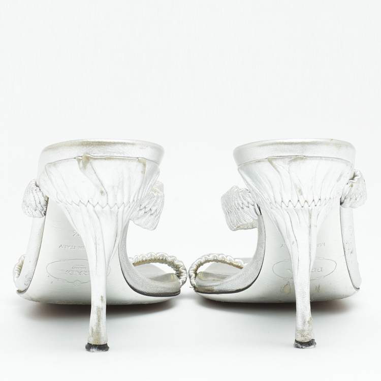 Pre Owned Prada Silver Leather Slide Sandals Size 37.5